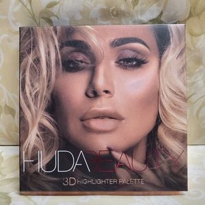 Huda Beauty Pink Sands Highlighter Palette